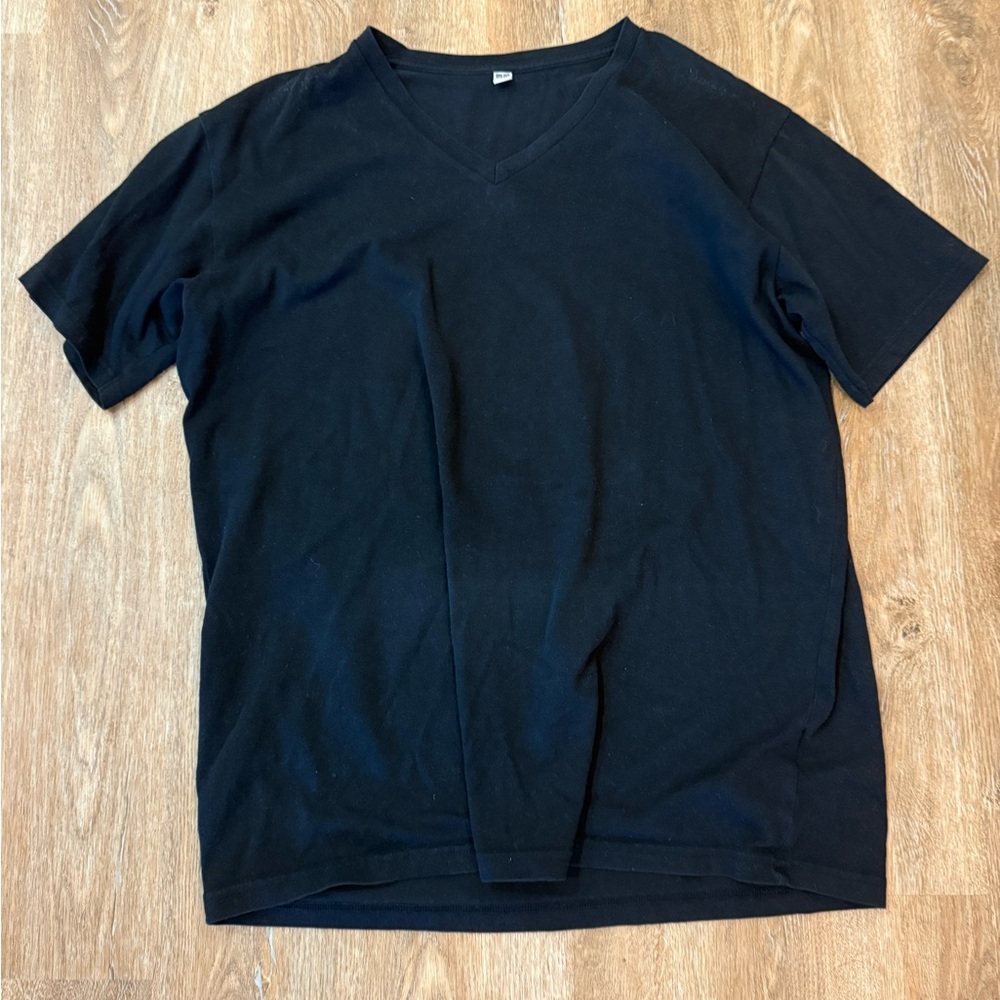 Uniqlo Black V-Neck Short Sleeve Tee